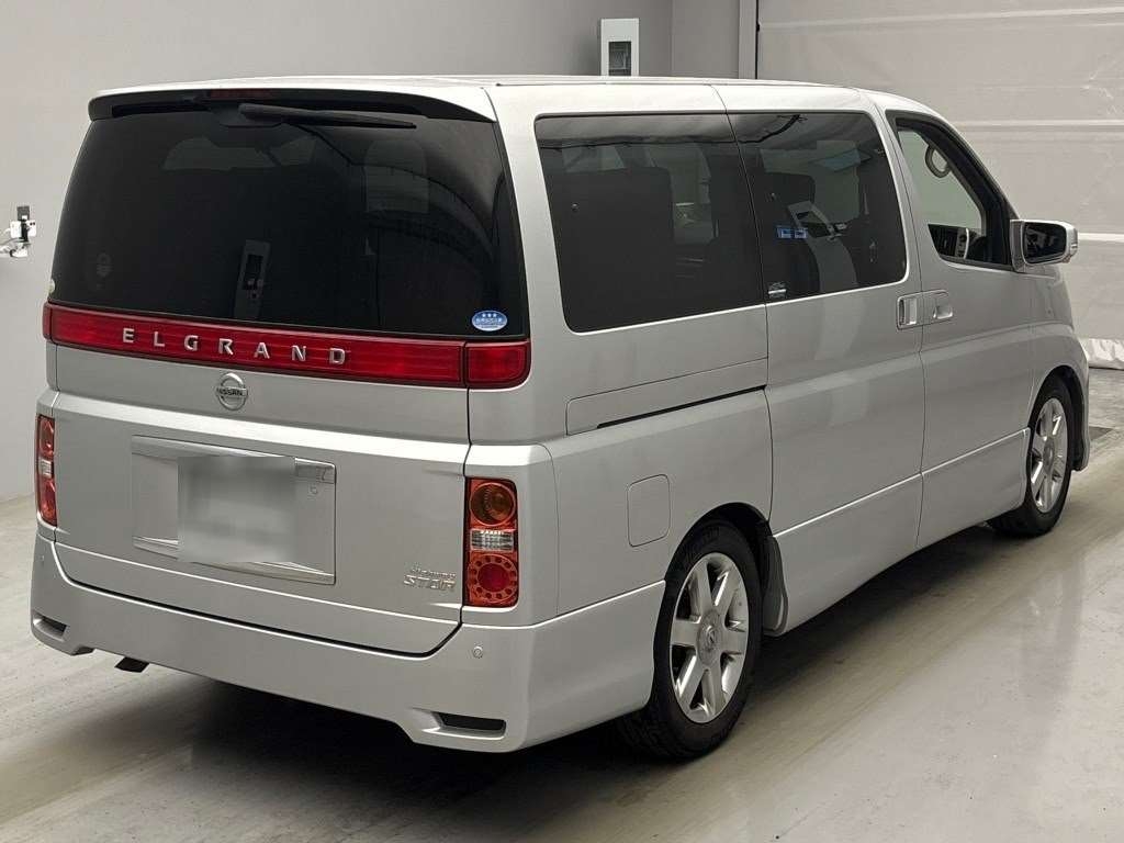 NISSAN ELGRAND