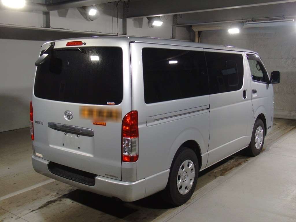 TOYOTA REGIUS ACE