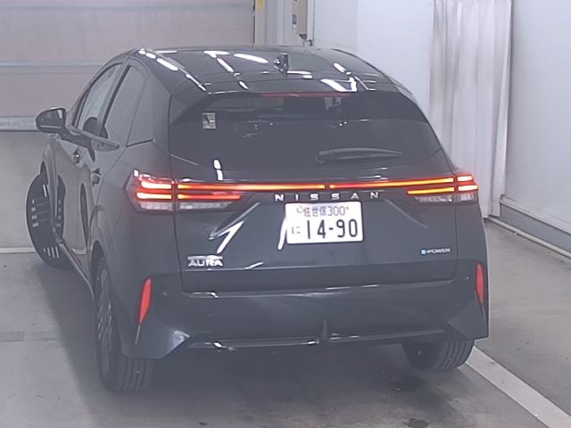NISSAN AURA