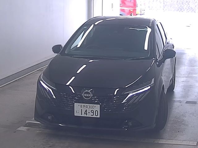 NISSAN AURA
