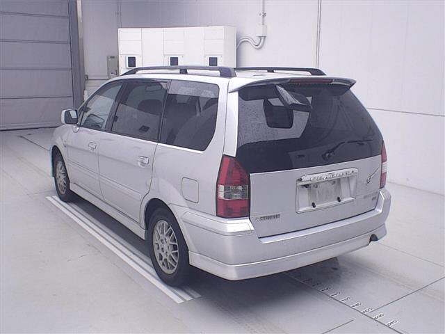 MITSUBISHI CHARIOT GRANDIS
