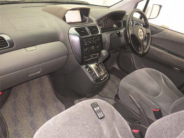 MITSUBISHI CHARIOT GRANDIS
