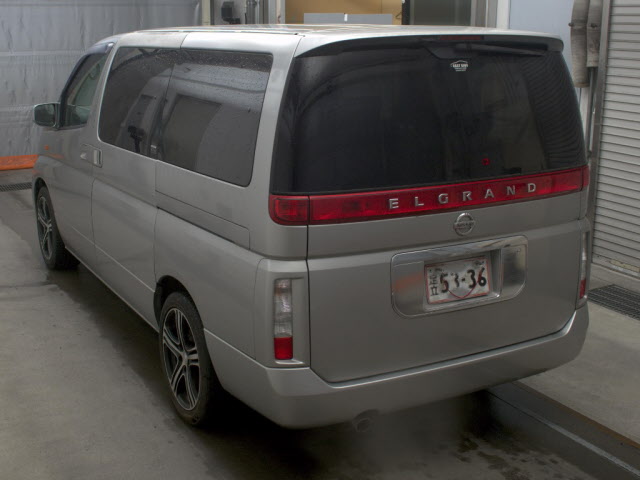 NISSAN ELGRAND