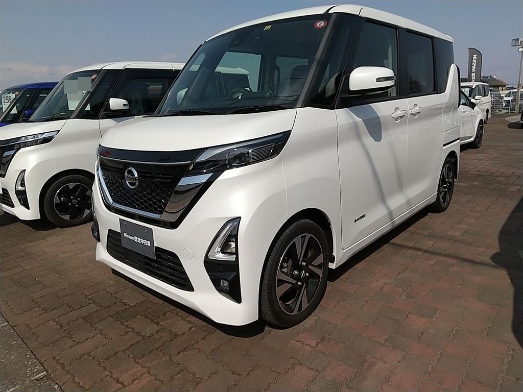 NISSAN ROOX