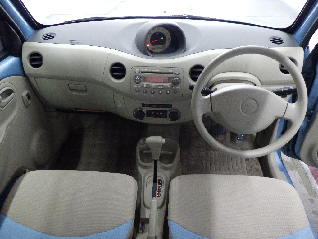 DAIHATSU ESSE