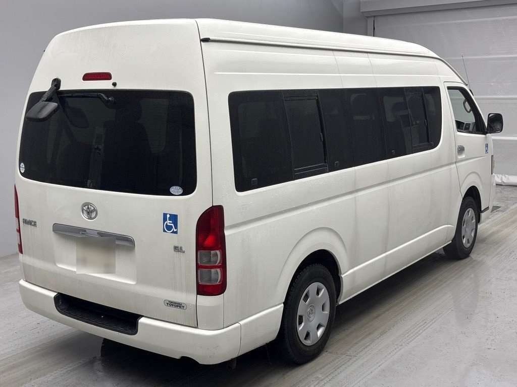TOYOTA REGIUS ACE