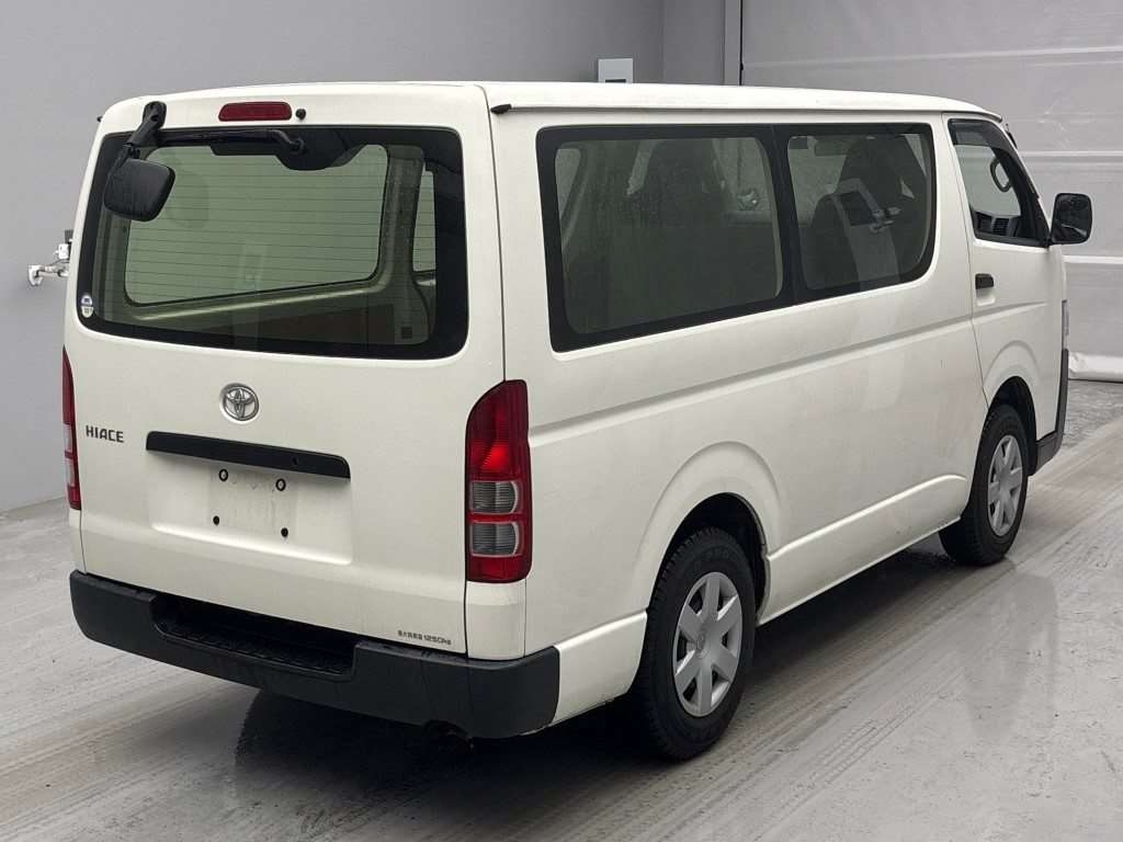 TOYOTA REGIUS ACE