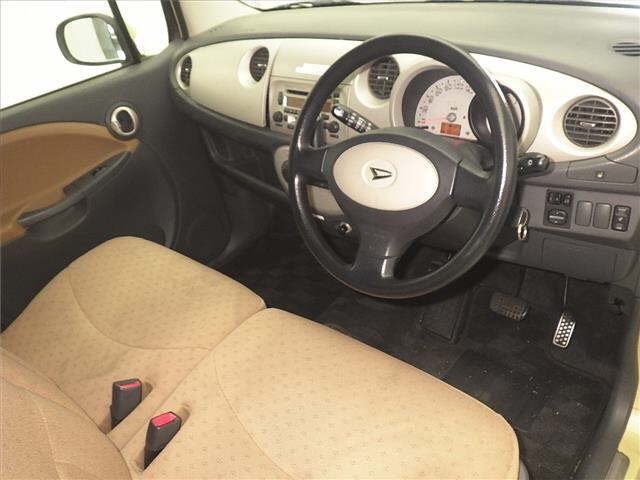 DAIHATSU MOVE LATTE