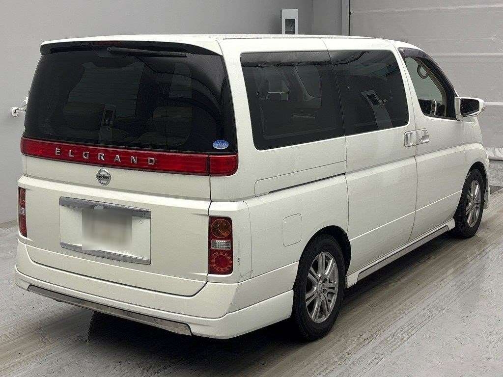NISSAN ELGRAND