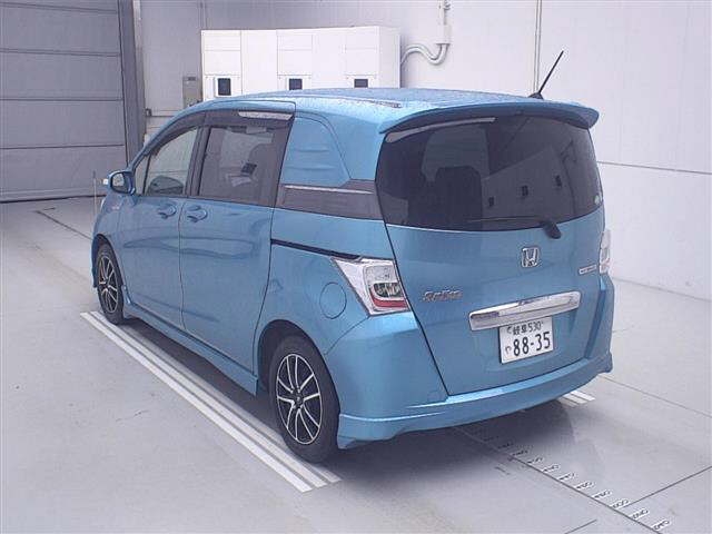 HONDA FREED SPIKE