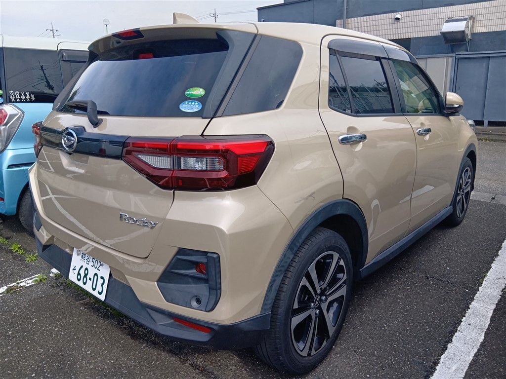 DAIHATSU ROCKY