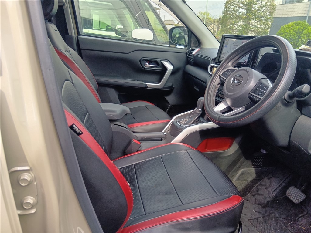 DAIHATSU ROCKY