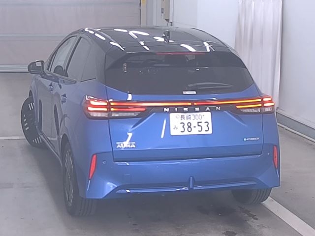 NISSAN AURA