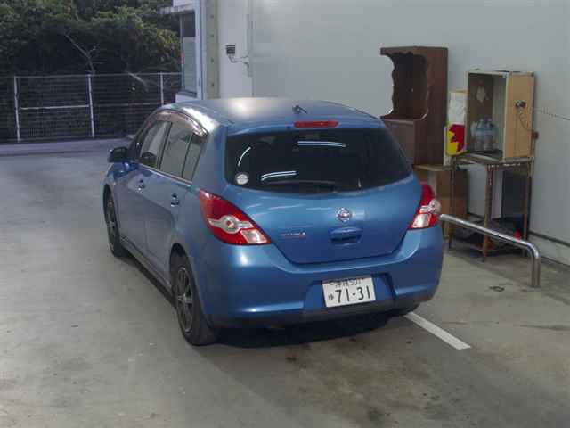 NISSAN TIIDA