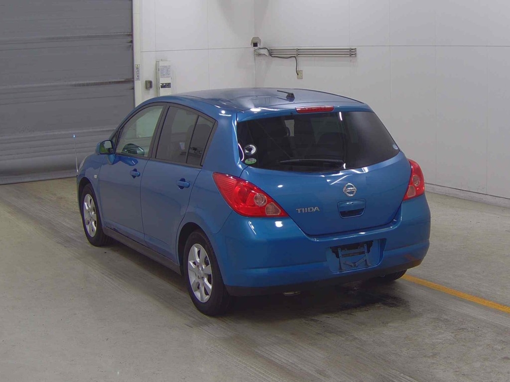 NISSAN TIIDA