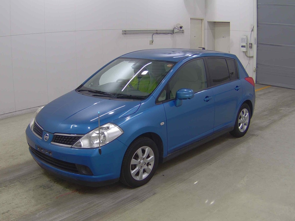 NISSAN TIIDA