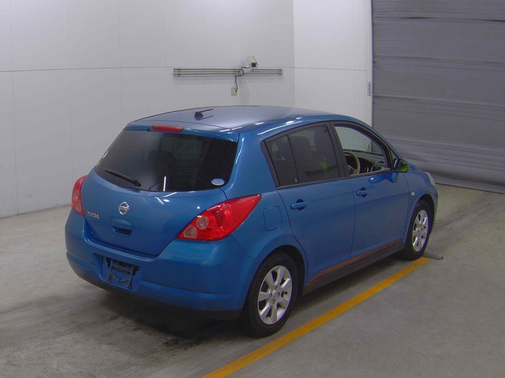 NISSAN TIIDA