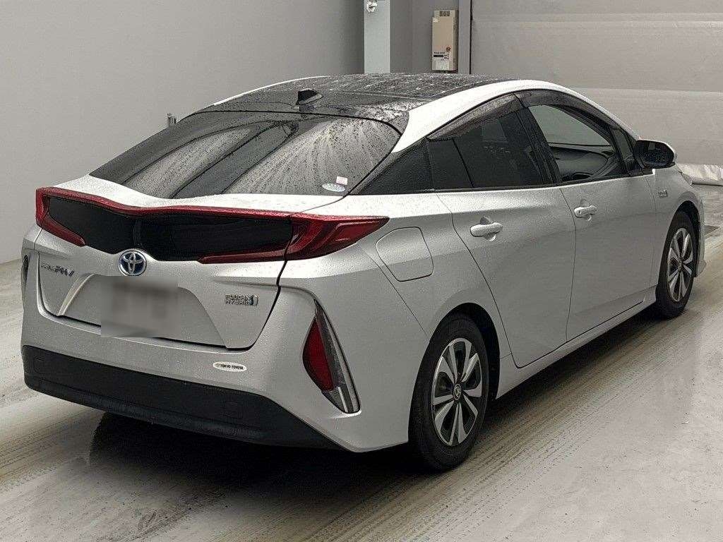 TOYOTA PRIUS PHV