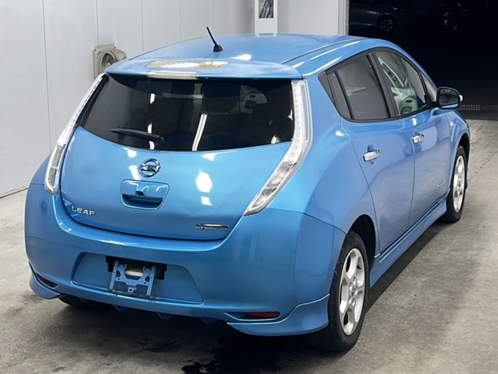 NISSAN LEAF