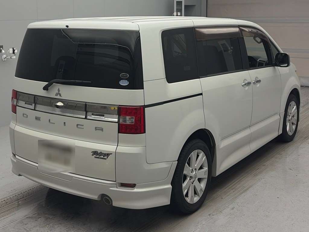 MITSUBISHI DELICA D:5