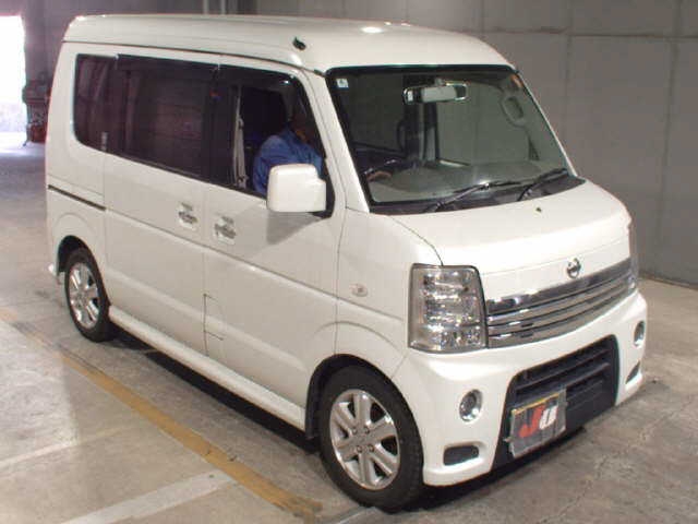 NISSAN NV100 CLIPPER
