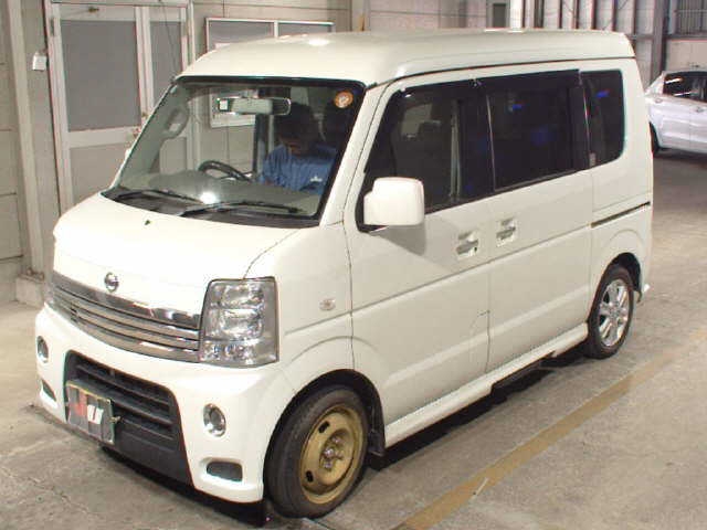 NISSAN NV100 CLIPPER