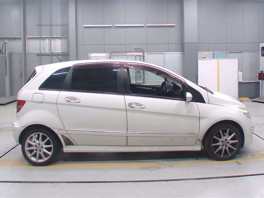 MERCEDES-BENZ B-CLASS