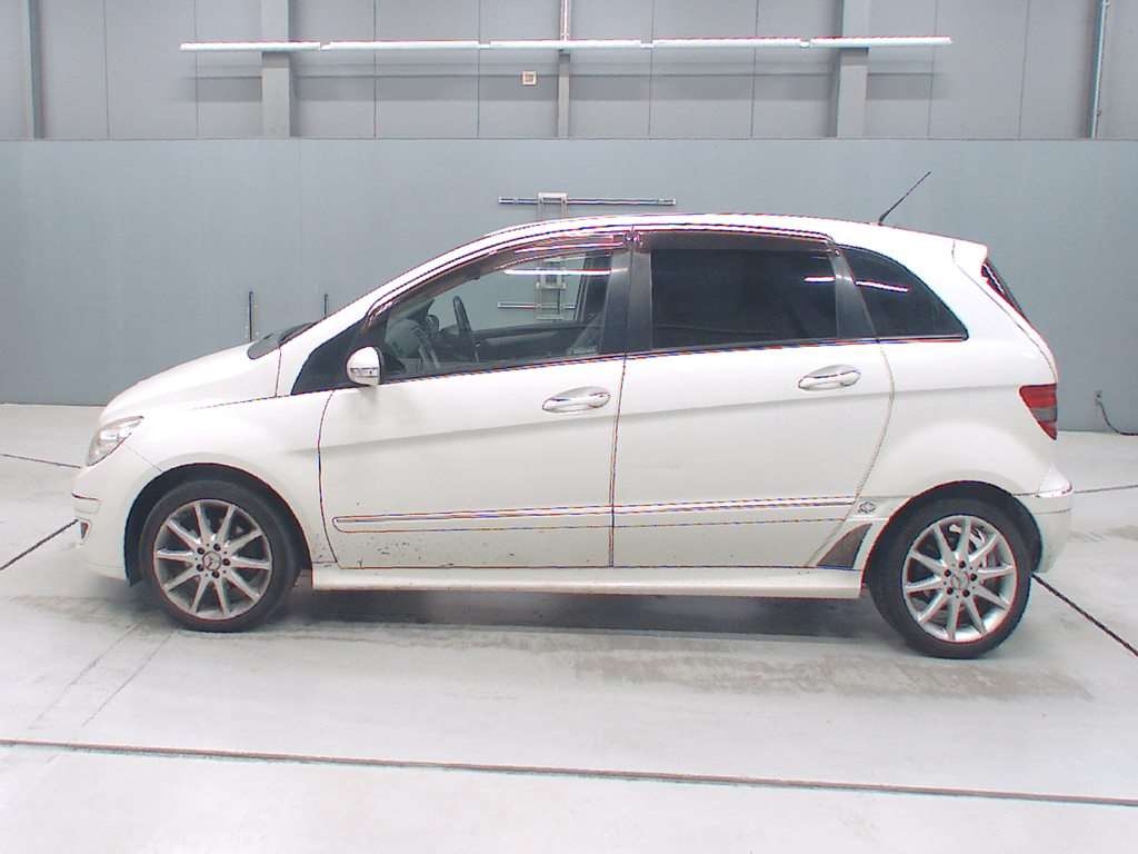 MERCEDES-BENZ B-CLASS