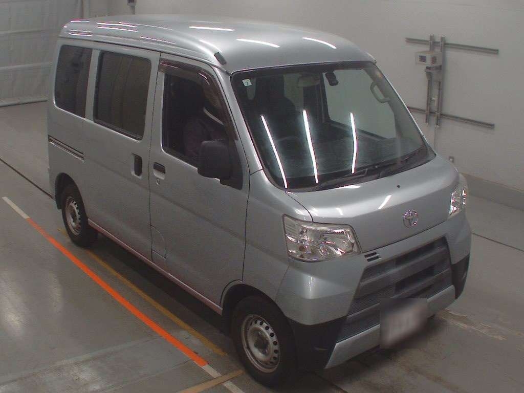 TOYOTA PIXIS VAN