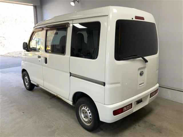 TOYOTA PIXIS VAN