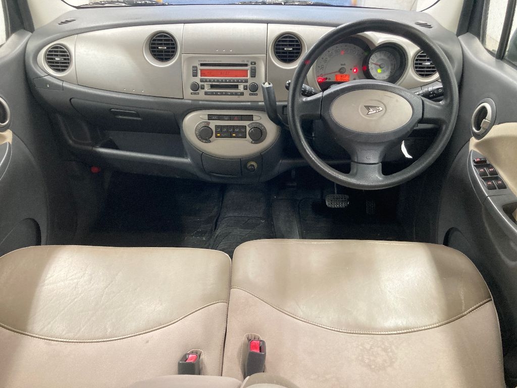 DAIHATSU MOVE LATTE