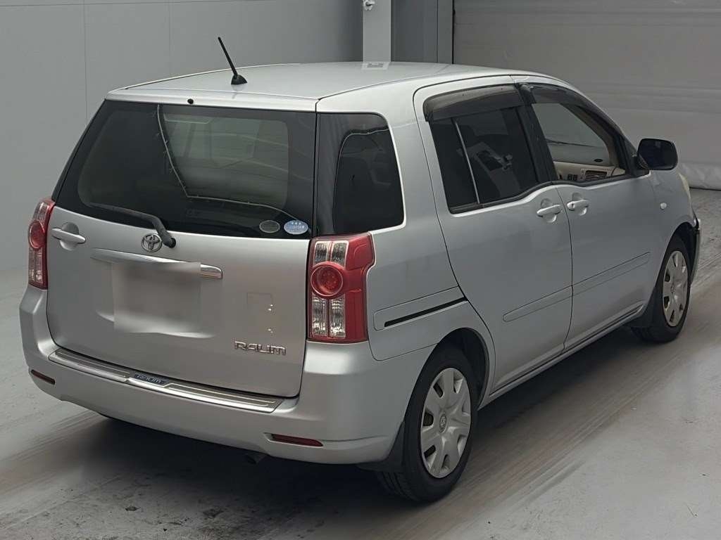 TOYOTA RAUM