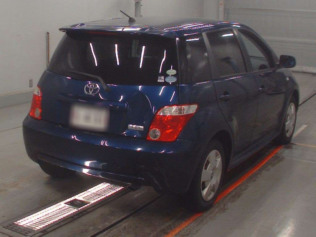 TOYOTA IST