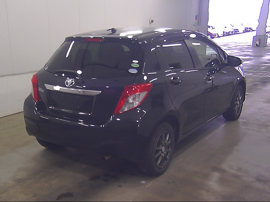 TOYOTA VITZ
