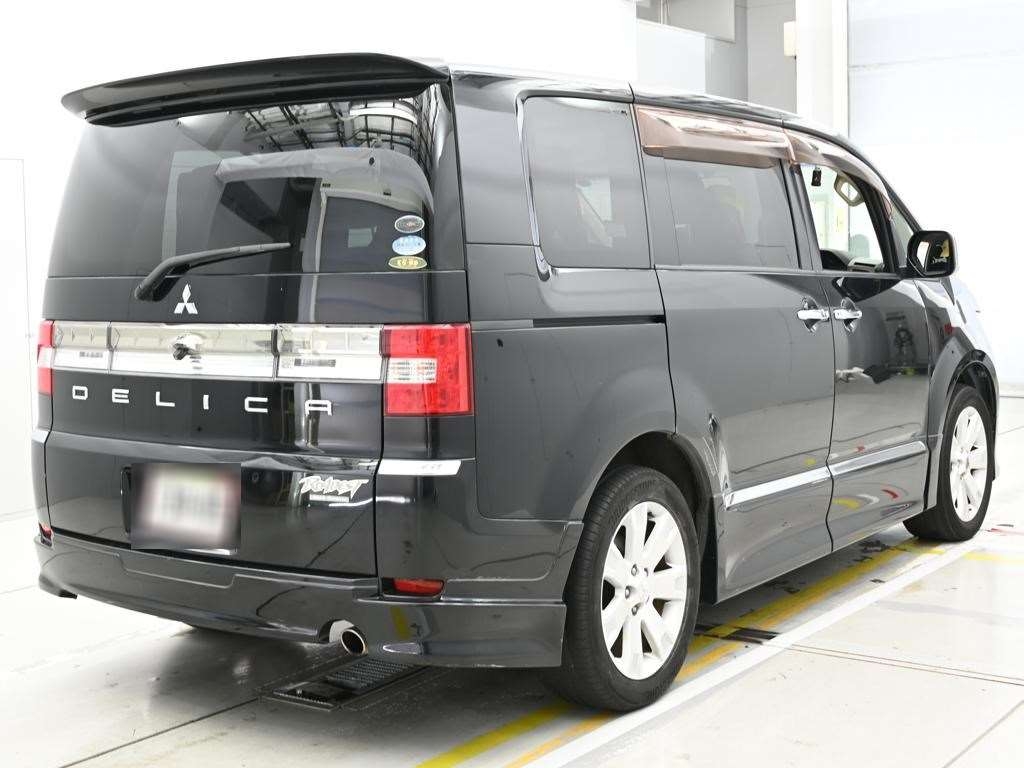 MITSUBISHI DELICA D:5