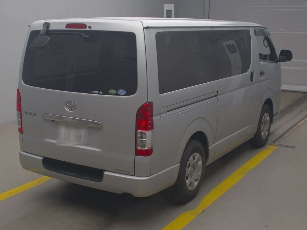 TOYOTA REGIUS ACE