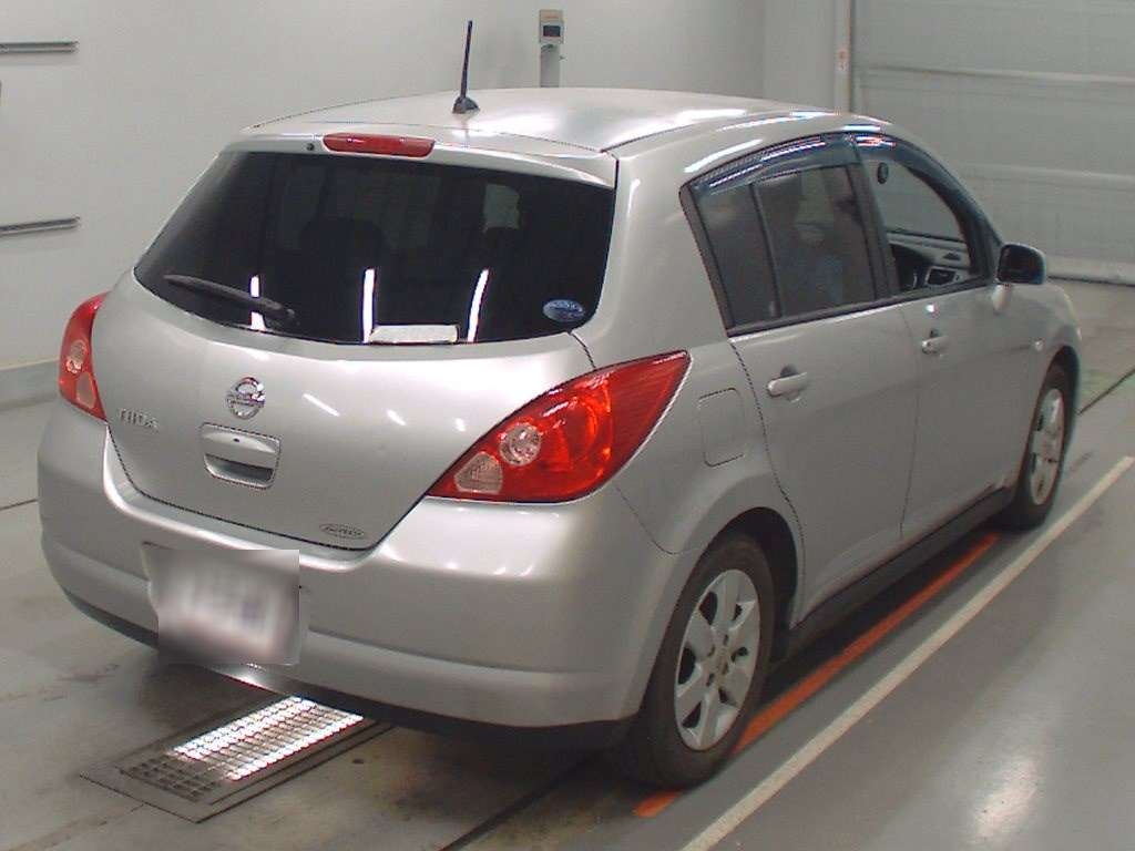 NISSAN TIIDA