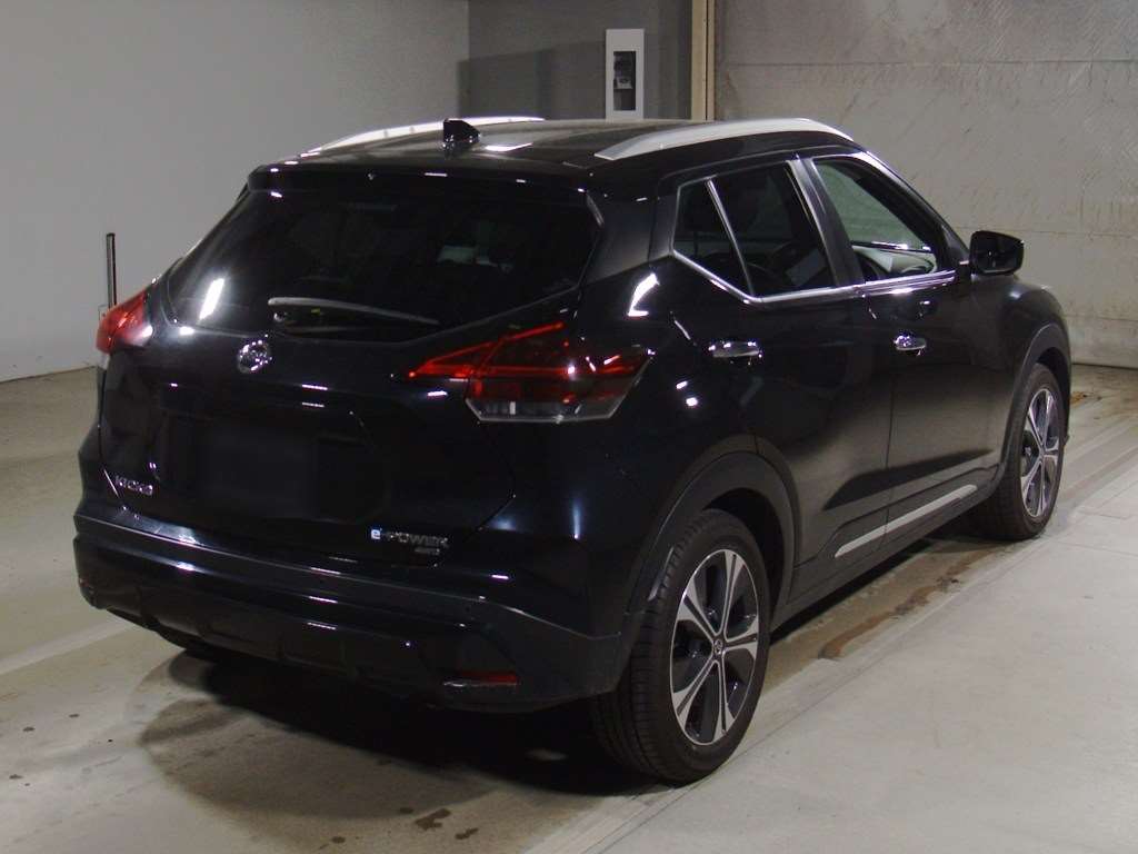 NISSAN KICKS