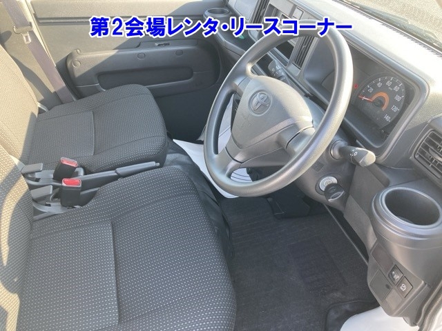 TOYOTA PIXIS VAN
