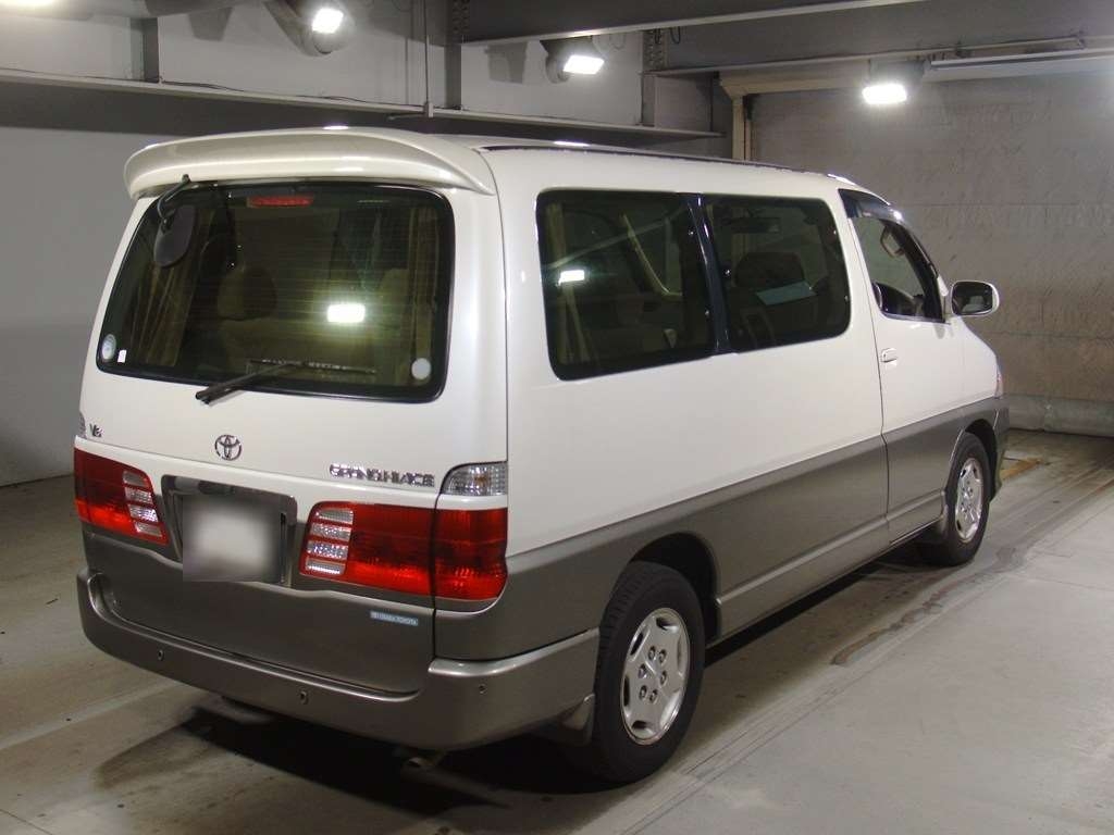 TOYOTA GRAND HIACE