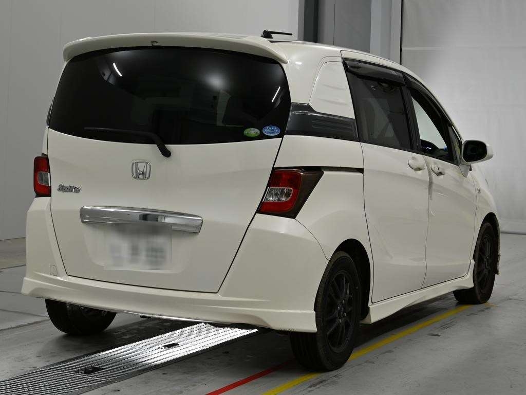 HONDA FREED SPIKE