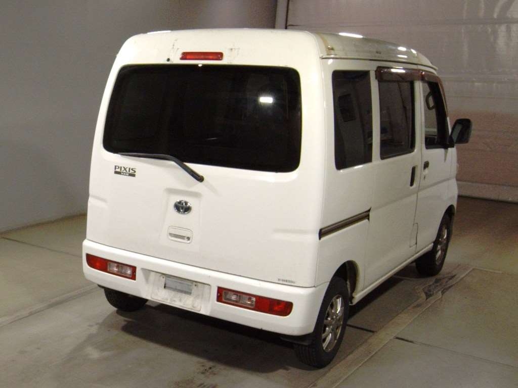 TOYOTA PIXIS VAN