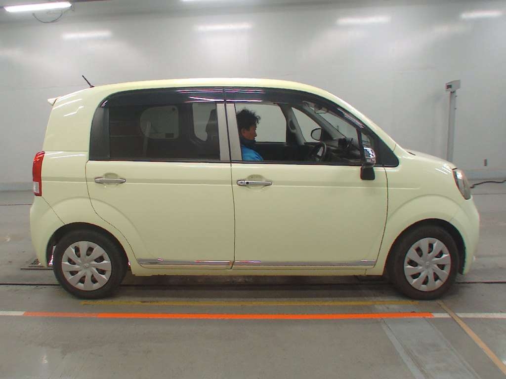 TOYOTA PORTE