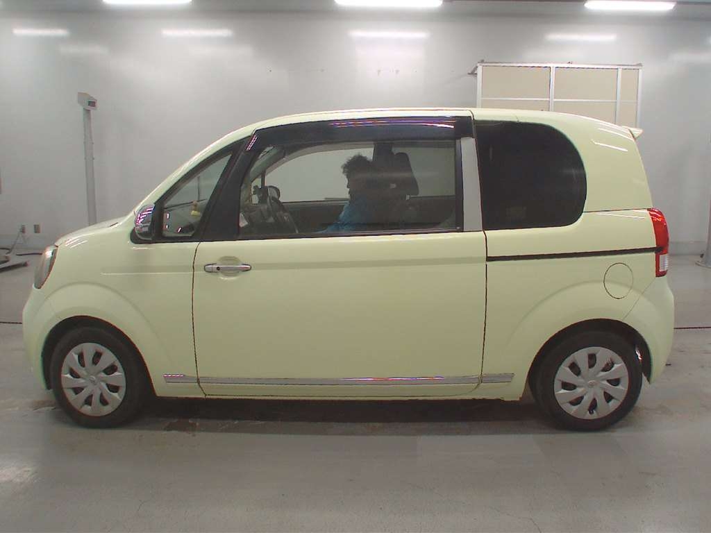 TOYOTA PORTE