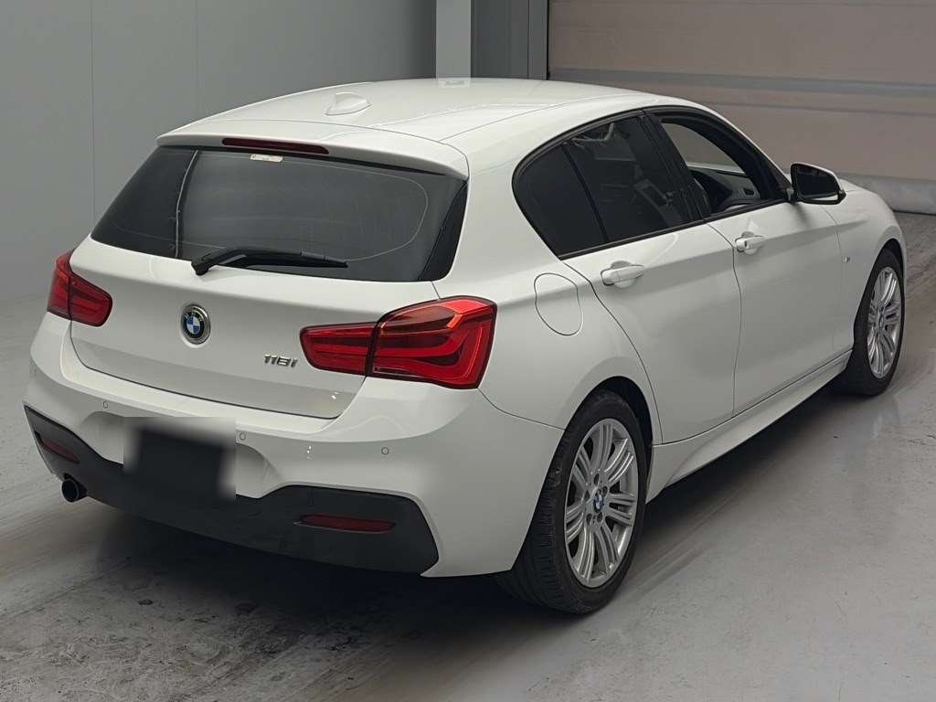 BMW 1-SERIES