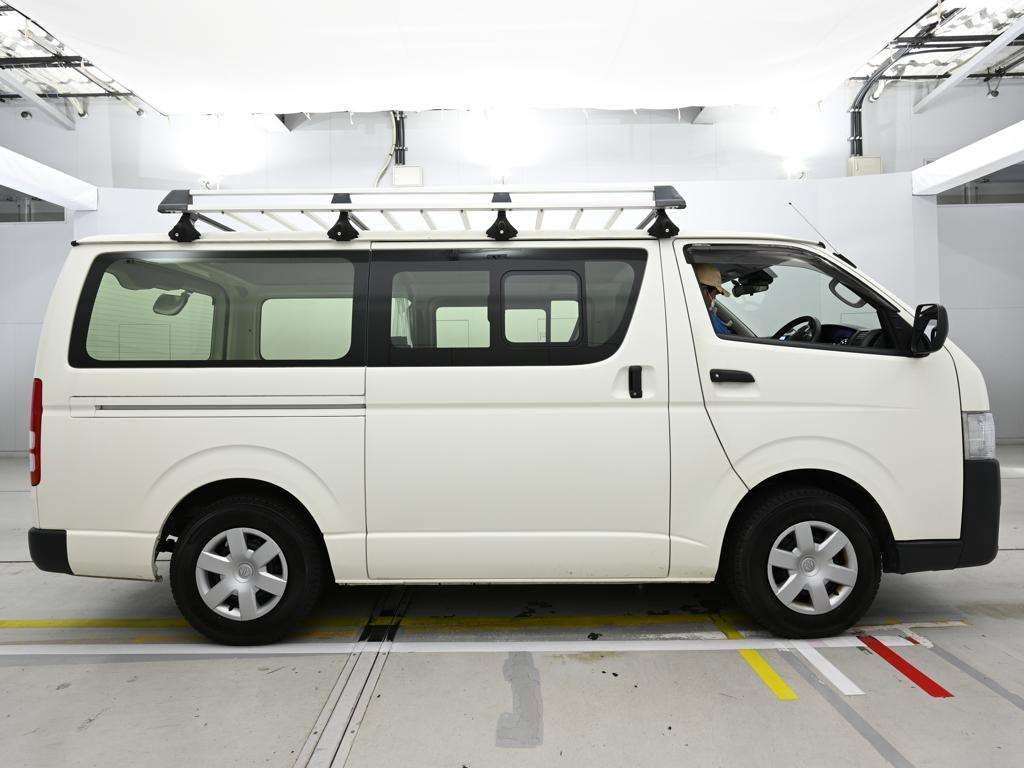 TOYOTA REGIUS ACE
