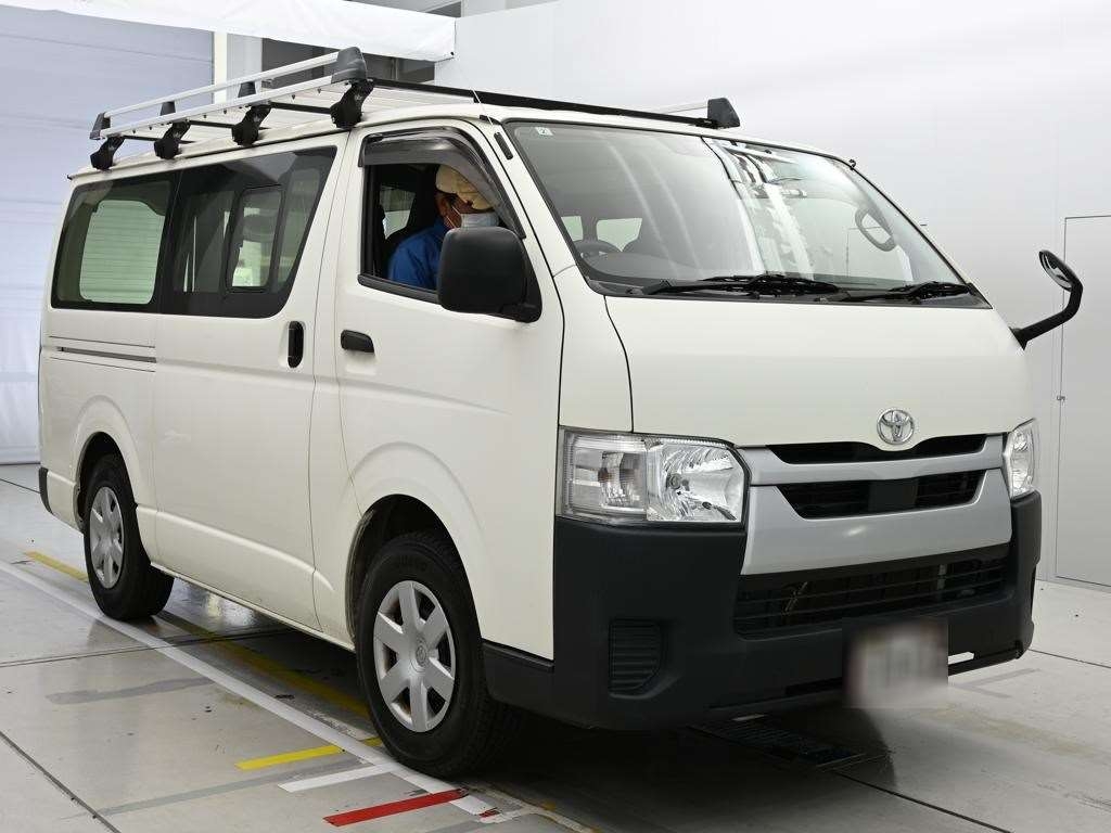 TOYOTA REGIUS ACE