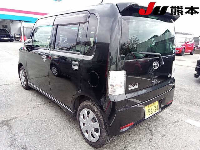 TOYOTA PIXIS SPACE