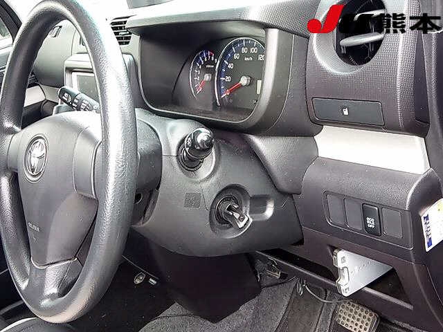 TOYOTA PIXIS SPACE