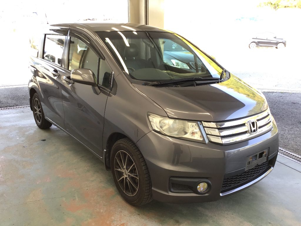 HONDA FREED SPIKE